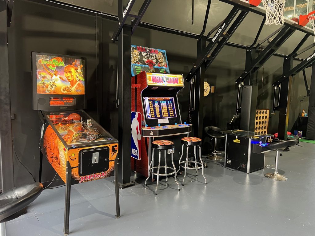 Arcade and Pinball Machines