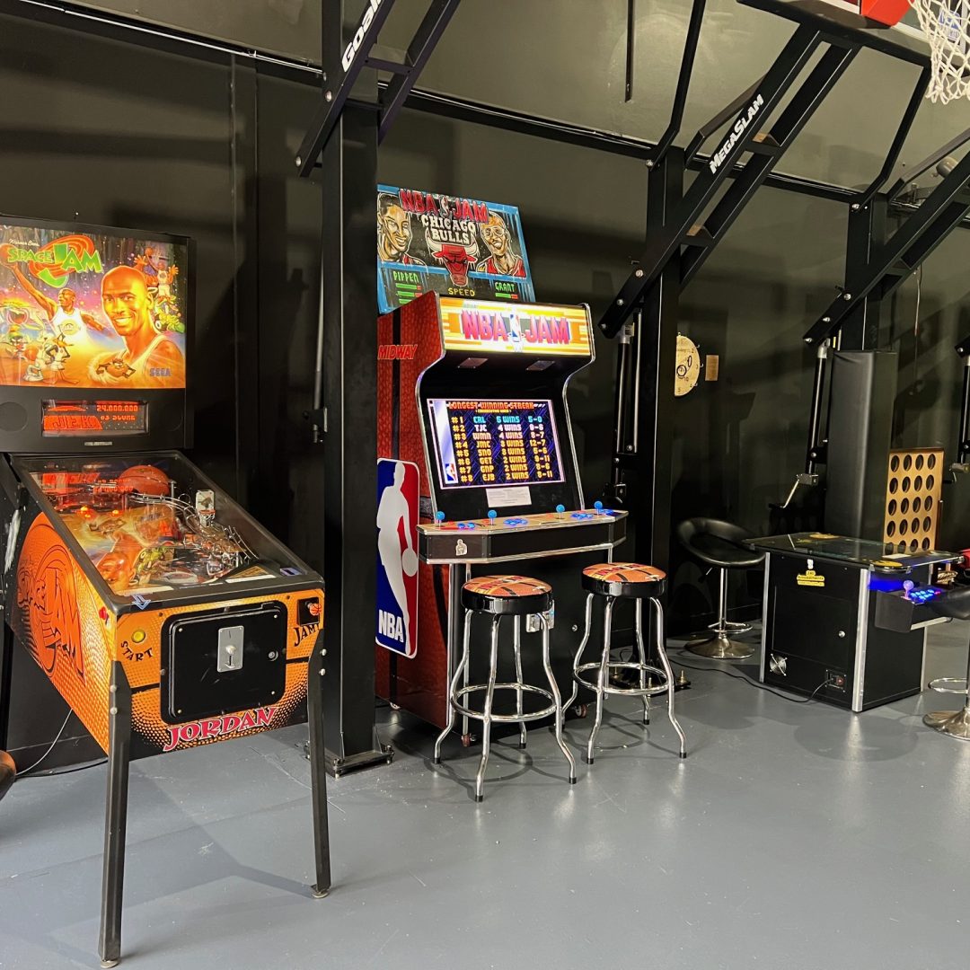 Arcade and Pinball Machines